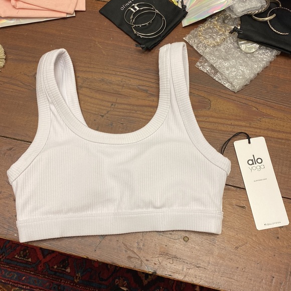 Alo White Wellness Bra - Picture 4 of 5